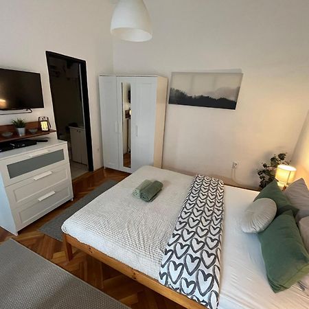 Feel Like Home - Cozy Downtwon Studio For 2 Budapest Eksteriør billede