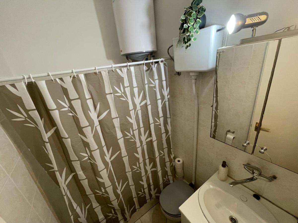 Feel Like Home - Cozy Downtwon Studio For 2 Budapest Eksteriør billede