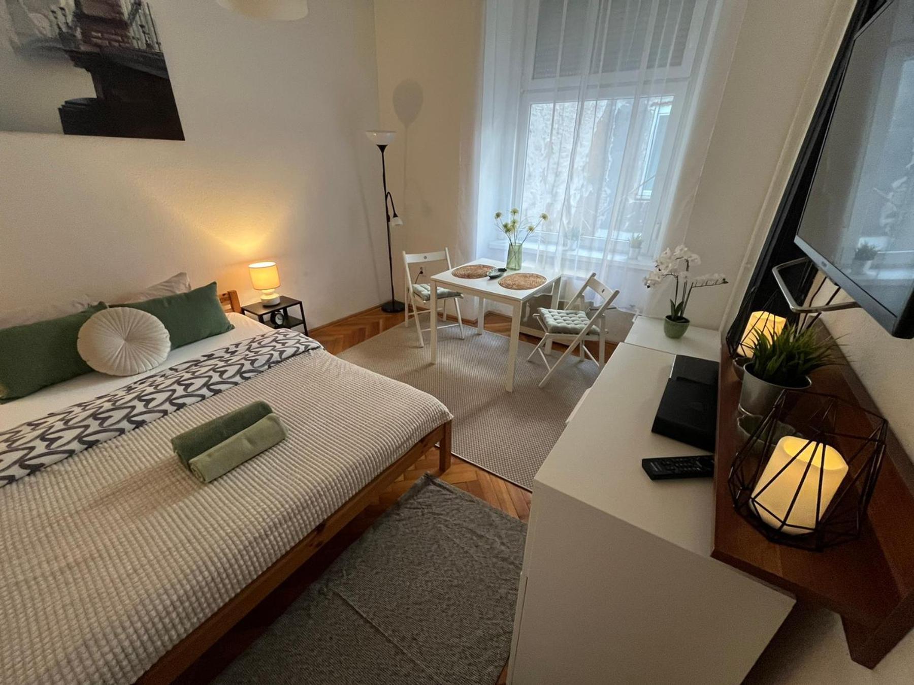 Feel Like Home - Cozy Downtwon Studio For 2 Budapest Eksteriør billede